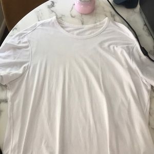 Lululemon 5 yr white tee